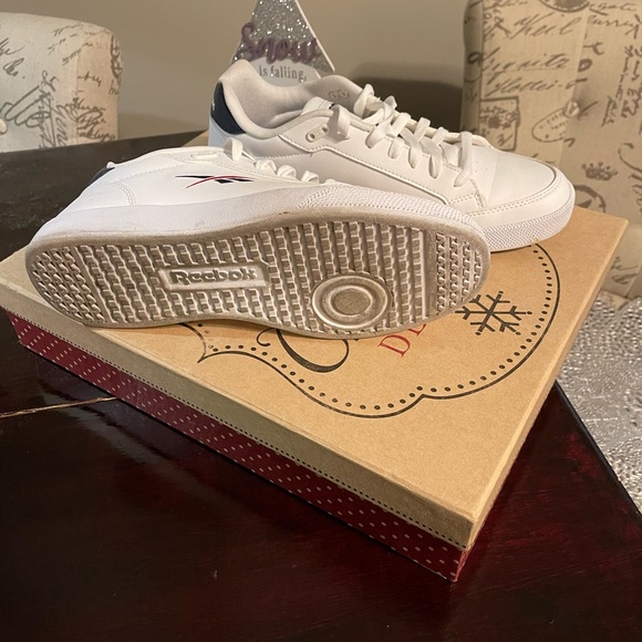 Mens Reeboks - Picture 4 of 4